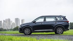 Manufacturer, Exporter, Importer, Supplier, Wholesaler, Retailer, Trader of Kia Carens in New Delhi, Delhi, India.